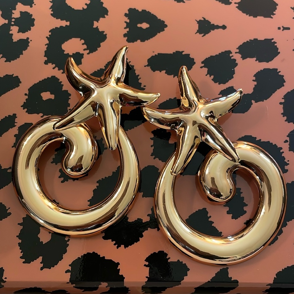 Gold Starfish Hoop Earrings - Picture 10 of 12